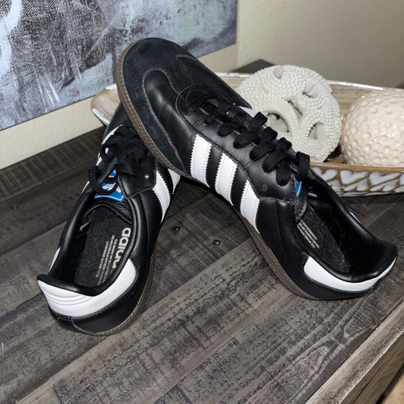 adidas Other - Men's Adidas Samba OG casual shoes in core black and white SZ9